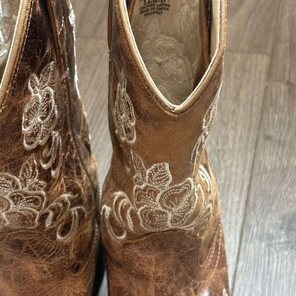 Shyanne Brown Leather Western Kids Boots with Floral Design - Picture 6 of 11